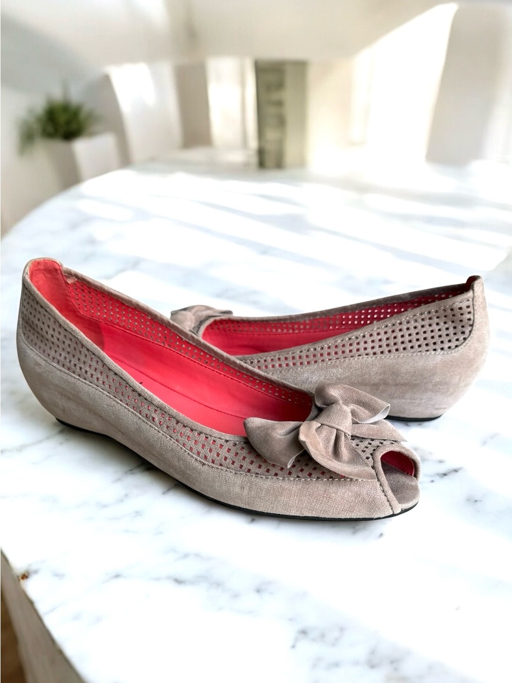 Pas de Rouge Bow Suede Leather Italian Flats Peep Toe Wedges